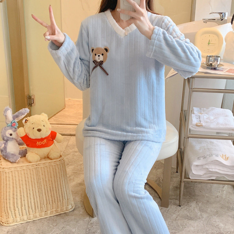 加厚保暖法兰绒睡衣女秋冬季大码200斤胖mm甜美可爱V领居家两件套