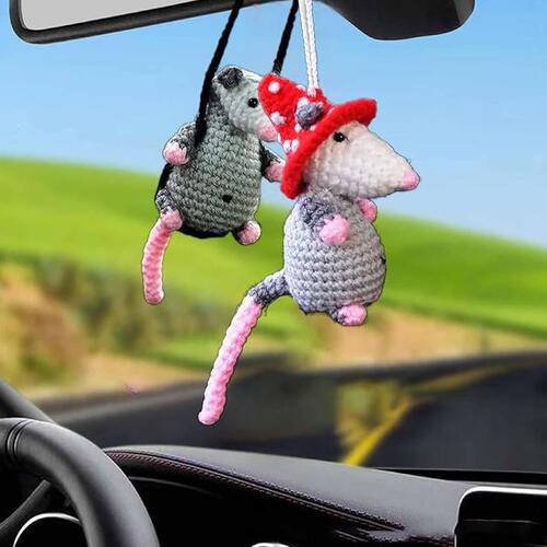 甄选现货Possum Car Hanging Ornament 新款负鼠汽车挂饰手工针织