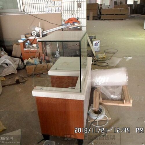 玻璃货架 货架展示货 面包展示柜 餐盘展示架 面包货架 中岛柜
