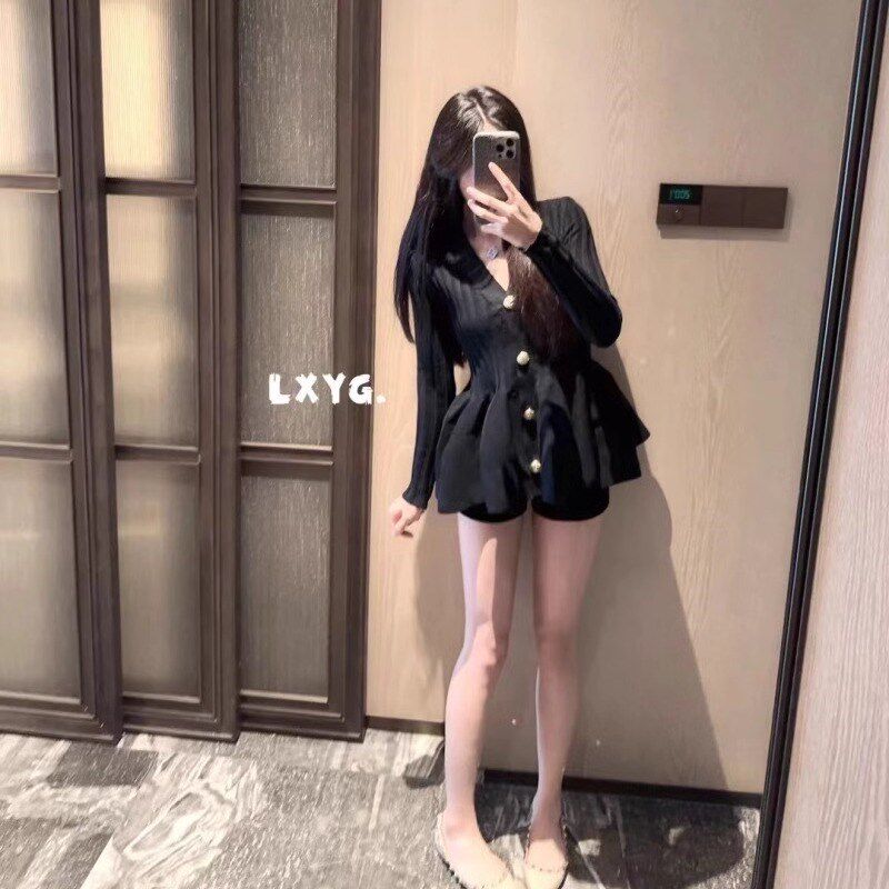 LXYG法式荷叶边V领收腰显瘦花苞裙上衣设计感针织开衫女中长款秋