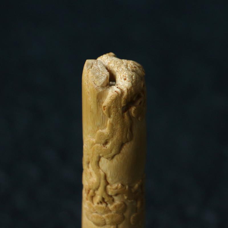 精品纯手工立体雕刻天然实心竹手把件竹雕梅花松树摆件老玉竹把玩