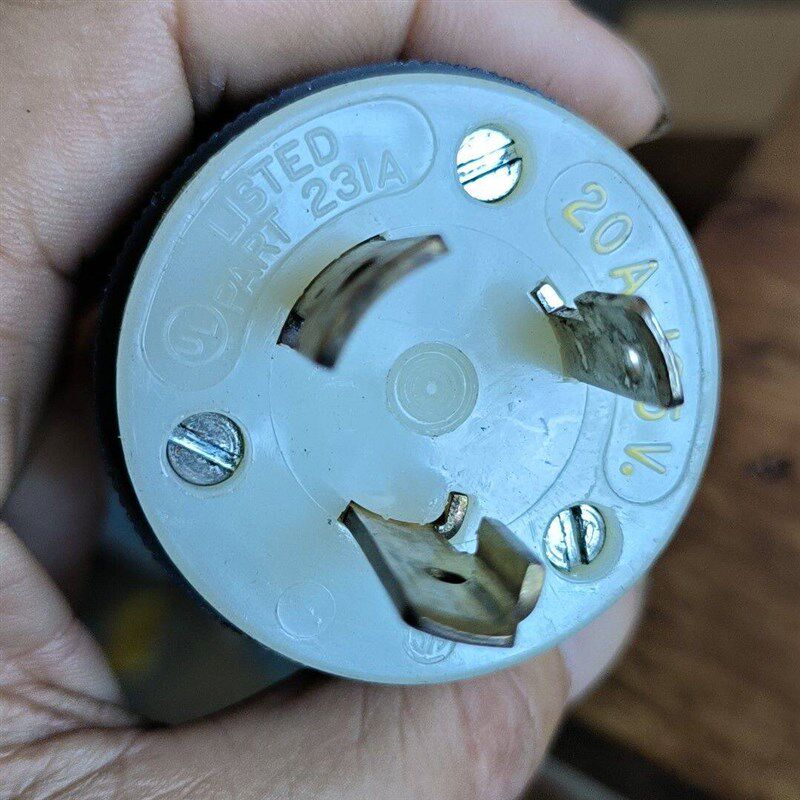 美国HUBBELL荷宝扭锁式插头 20A125V 实物拍摄