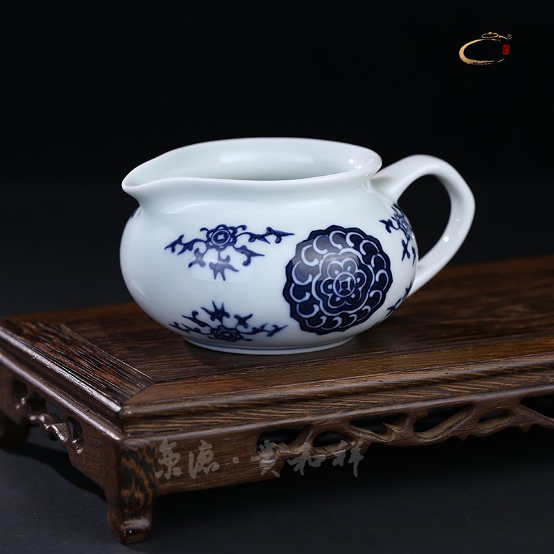 贵和祥传统精品手绘青花瓷宝相公杯 景德镇陶瓷功夫茶具茶海公道