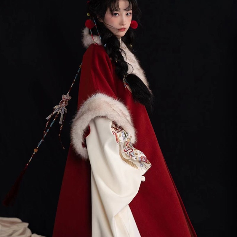 芷蘅间【长日灯明】裘衣汉服 秋冬红色过年汉元素毛绒宫灯元素