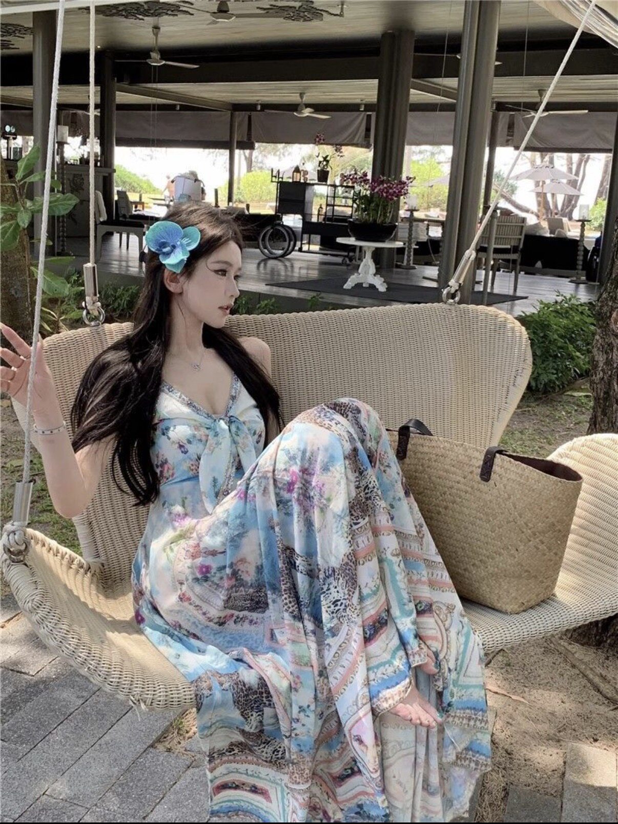 波西米亚风v领吊带连衣裙女度假裙贵气松弛长裙气质高腰大摆裙子