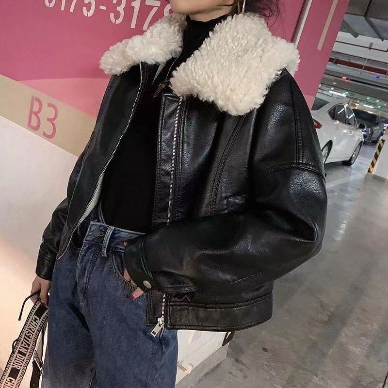 2024羊羔毛领加厚夹克潮复古港味春秋加绒皮衣黑色机车外套女短款