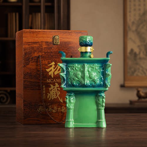 中式复古青瓷龙纹酒瓶礼盒摆件