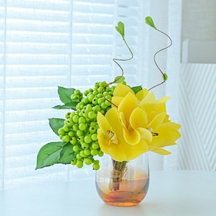 餐厅圆桌桌中宴会装饰花艺会面室桌议摆件花圆形酒店餐桌花间摆花