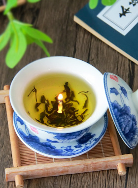 【青瓷盖碗】茶杯茶叶青花瓷红白茶小众香薰蜡烛家居礼盒装伴手礼