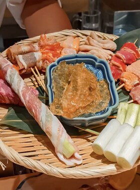 日式烧鸟会席料理展示竹编篮子串点心竹盘子火锅菜篮沥水竹盘冷面
