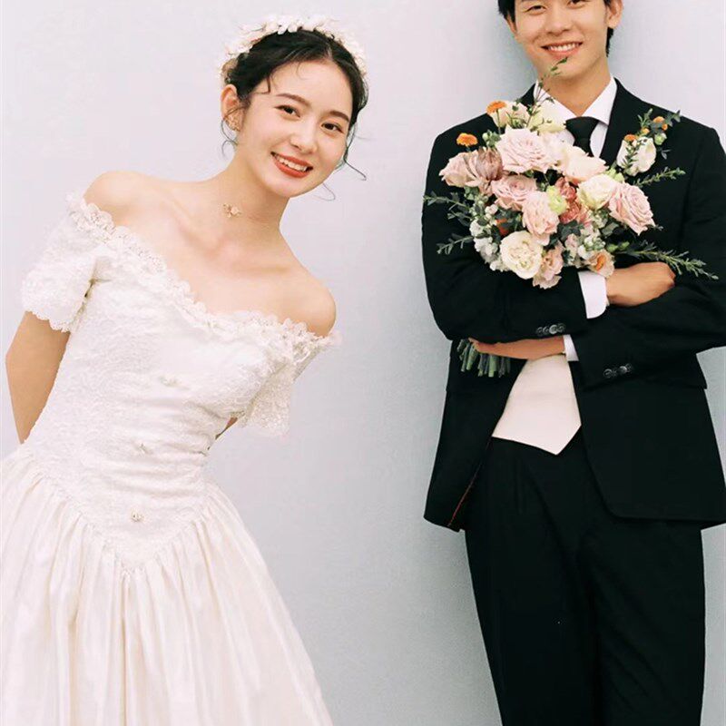 法式复古轻婚纱旅拍缎面简约齐地婚纱新娘2024新款小个子礼服女