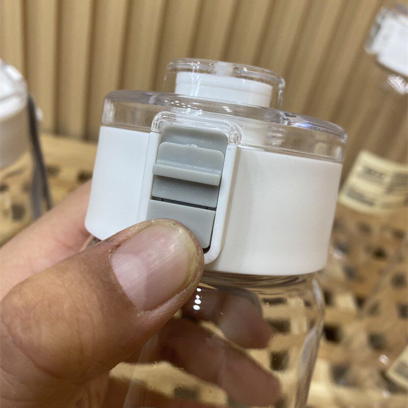 出岛国!日常便携式水杯按压款随手杯子共聚酯喝水杯图片