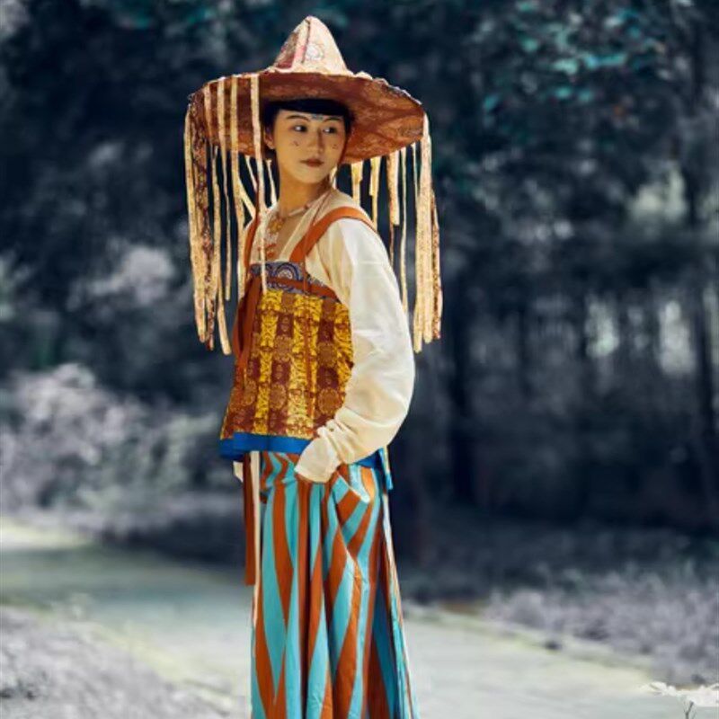 青泠谷唐代汉服女士花树对鹿间色腰裙陌腹一片式破群对襟上衣套装