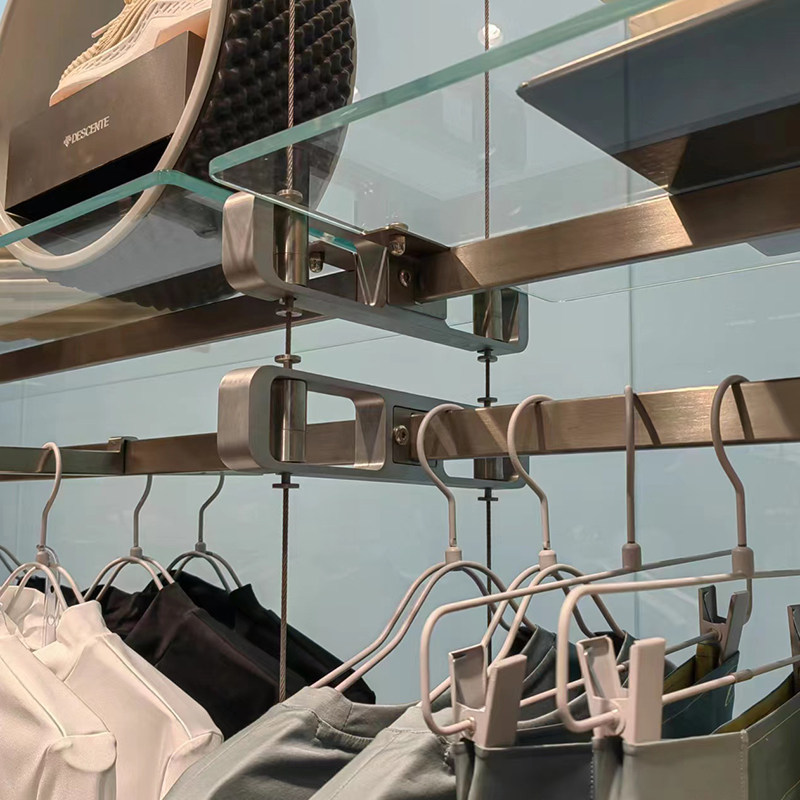服装店展示架不锈钢上墙壁挂式陈列架网红玻璃钢丝吊挂女装店货架