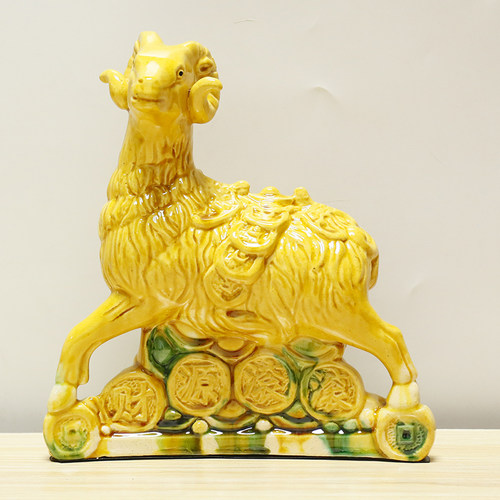 陶瓷羊摆件家居玄关客厅办公室摆件礼品工艺品装饰品