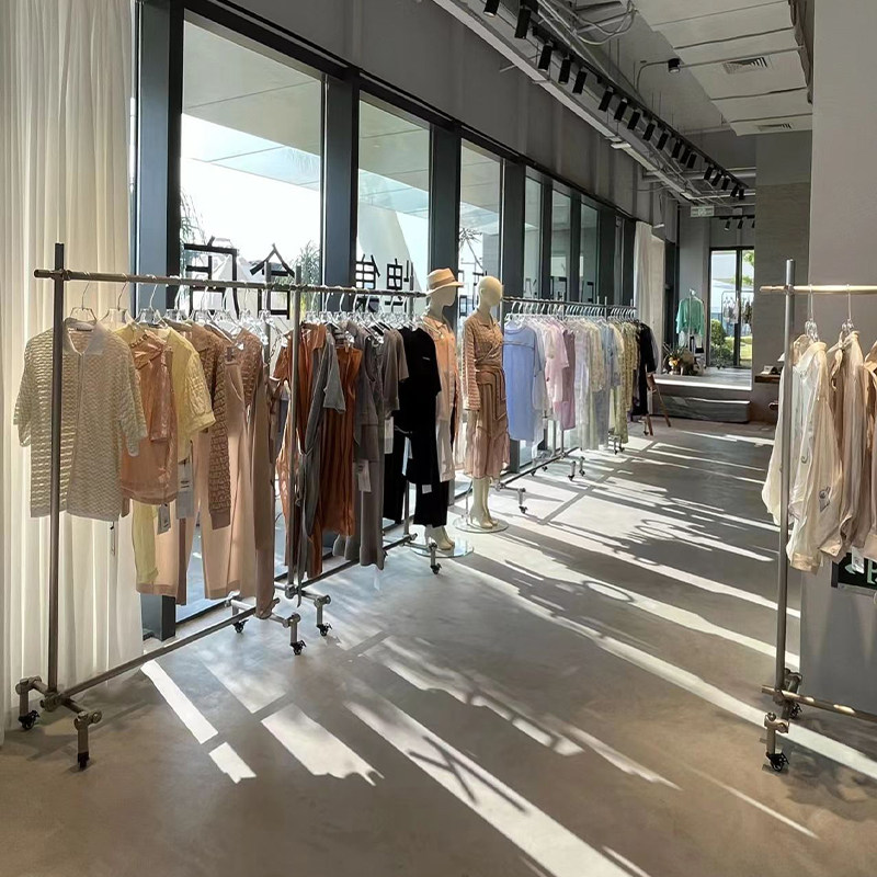 服装店展示架不锈钢落地式高档橱窗道具侧挂买手店专用货架陈列架