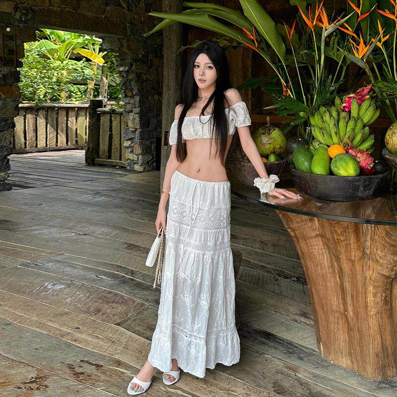 比基尼泳衣女2025新款法式蕾丝两件式三件套白色抹胸绝美沙滩度假