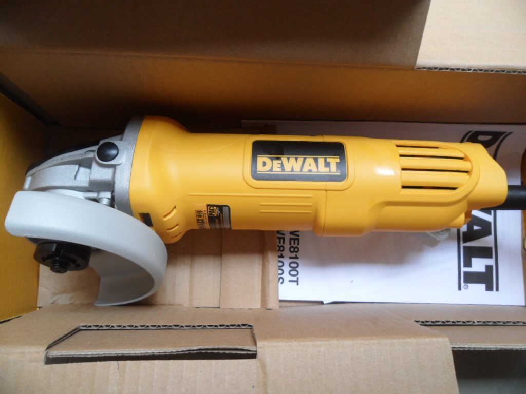 DEWALT得伟DWE8100T钢铁侠系列100mm后开关720W角向磨光机手砂轮