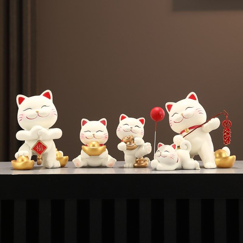 新款招财猫摆件入户玄关客厅旺宅摆件可爱四口电视机柜台面装饰品