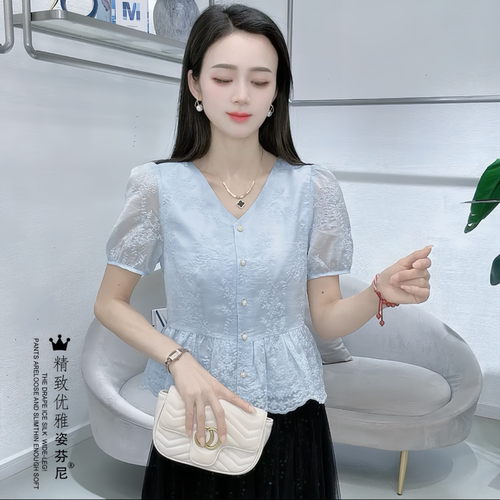 法式蕾丝短袖衬衫女士夏季新款时尚洋气提花上衣遮肚子v领小衫薄