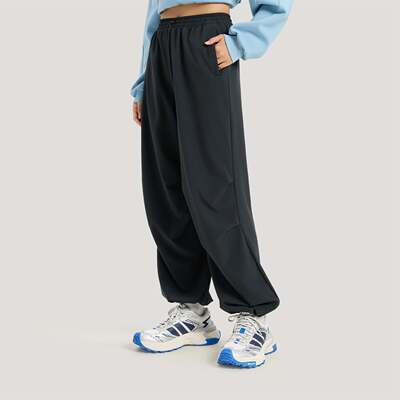 阿迪达斯劲浪纯色舒适运动梭织休闲裤女款KS2851