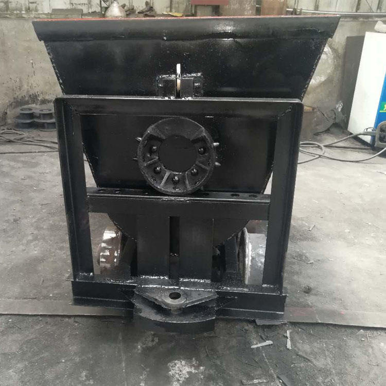 中恒供应固定车箱式矿车 脚踏式矿车 矿用窄轨翻斗车材质坚固