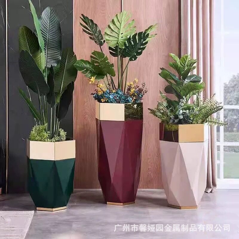 电镀金色多边形不锈钢花盆菱形花钵花器轻奢双色金花器制作厂家