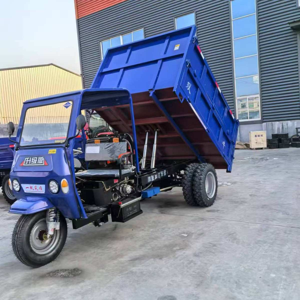 外贸出口非洲18马力柴油三轮工程车 农用拉土自卸款