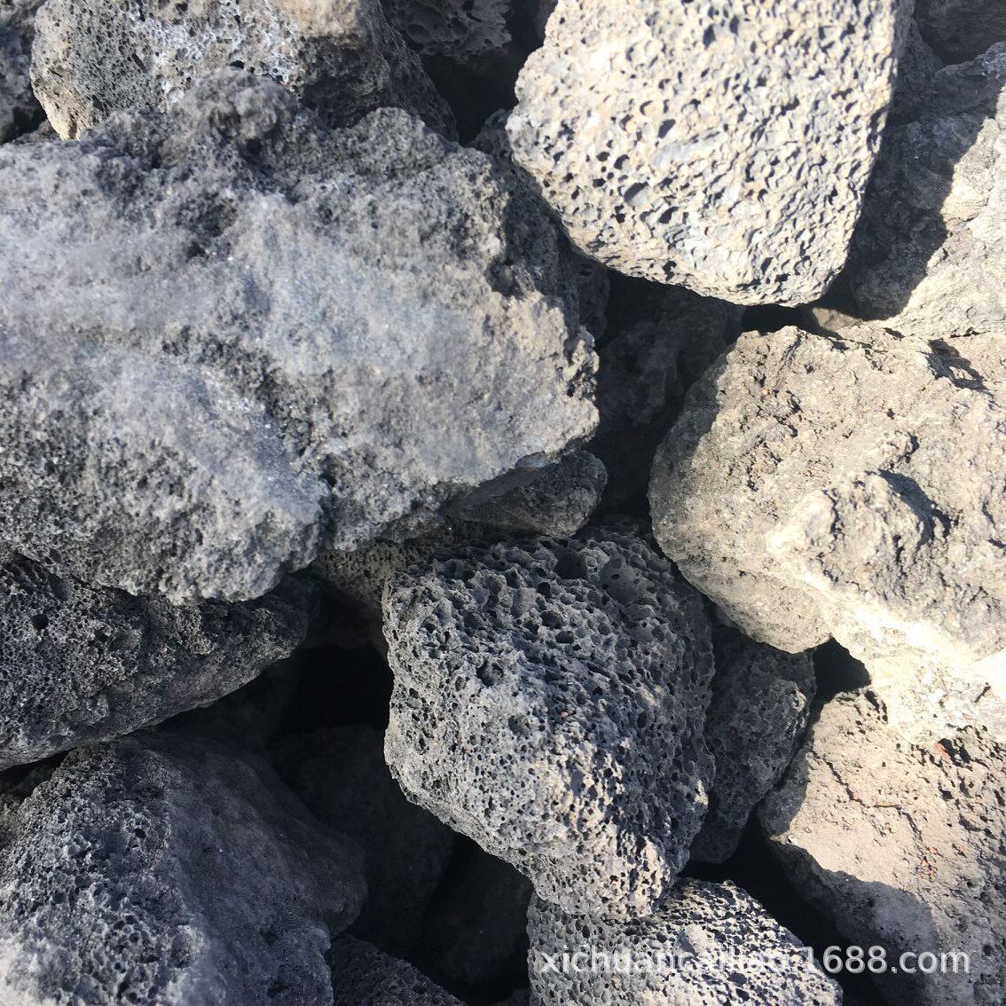 矿山批发水处理用火山石多肉植物浮石大块红色黑色浮石