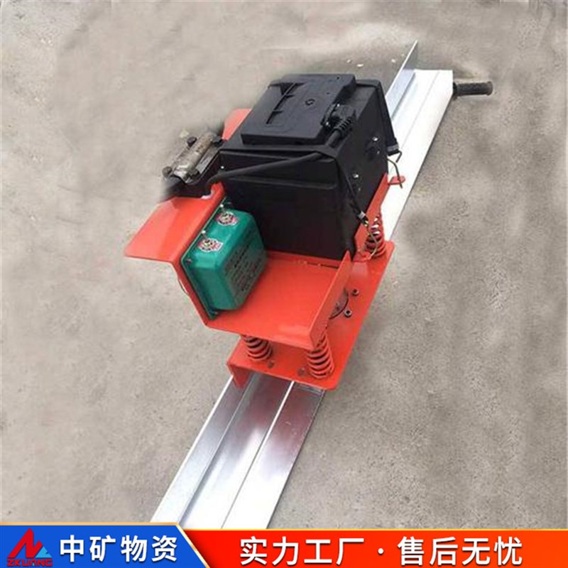 原厂小型手扶电动振平捣尺 磨平光E混凝土水泥摊整平刮板振平尺电