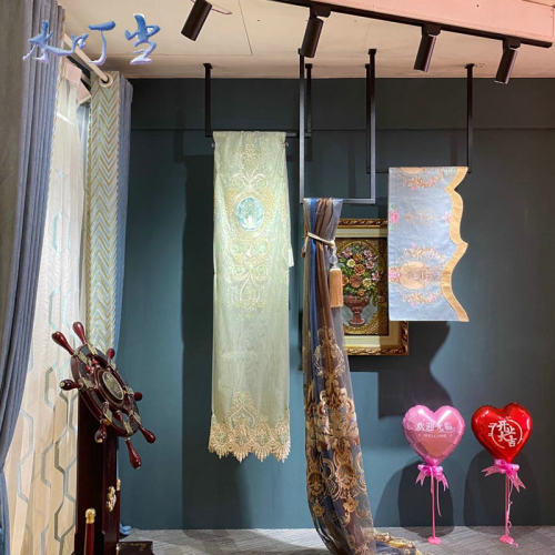 方巾U型吊顶布料悬挂架展窗橱示架丝巾围管挂架纺织品展示架定制