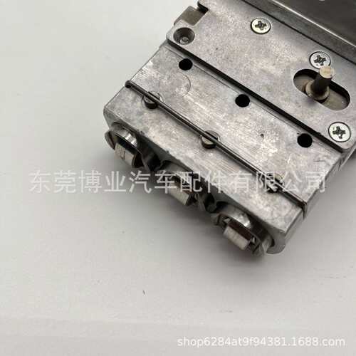 高品质质量高压柴油泵头104205-3100适用D1005 D600 D640 发动机