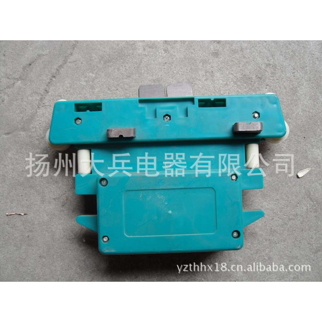 双碳刷集电器JD-4-150A,8极集电器150A,行车吊车滑线继电器