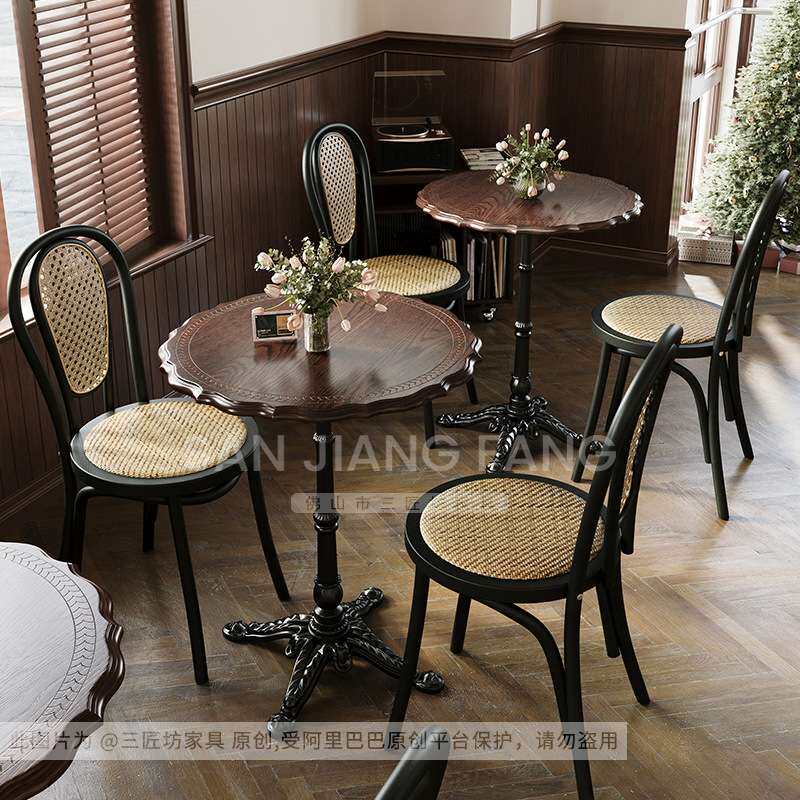 复古咖啡厅桌椅组合实木奶茶咖啡店桌子商用西餐厅甜品烘焙店方桌