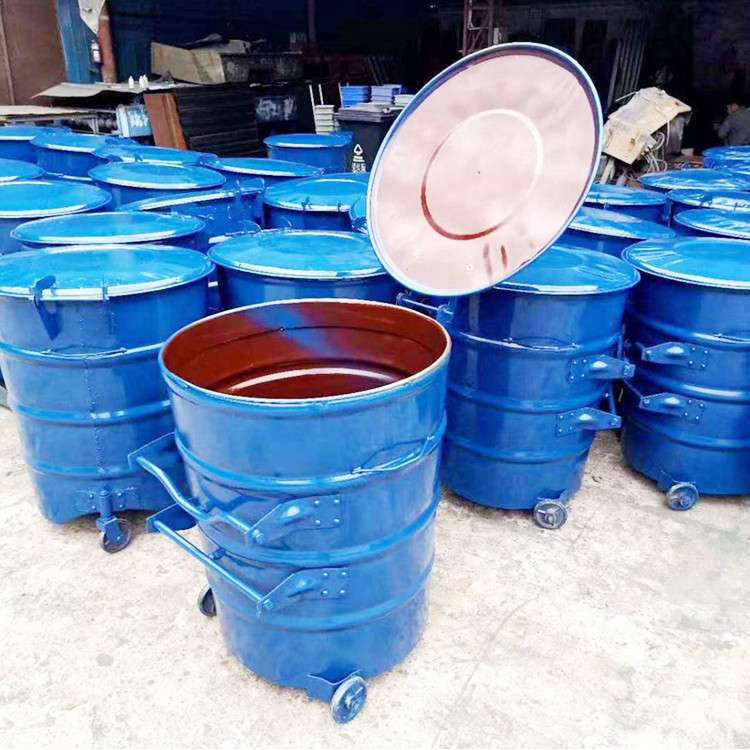 240L大铁桶铁制带盖挂车垃圾桶环卫站加厚实心铁轮工业园垃圾桶