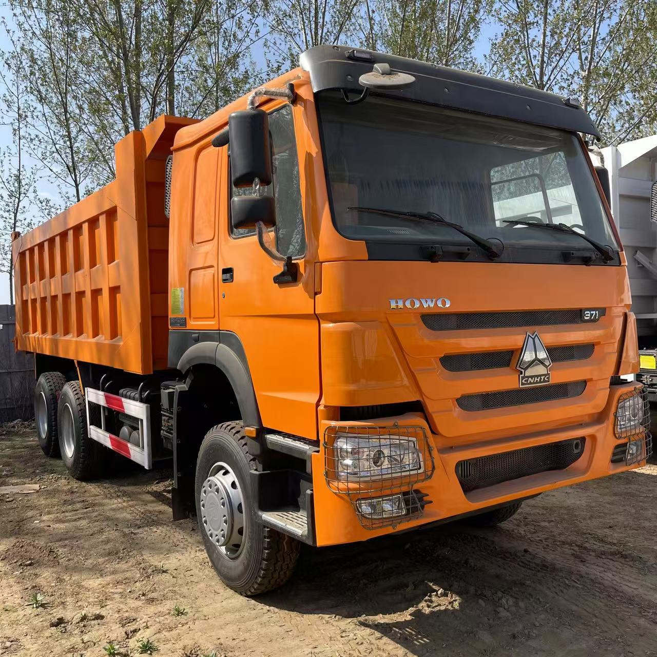 出口重汽豪沃HOWO8X4371马力40重型自卸车矿用工程货车渣土卡车