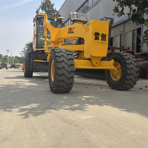 出口新雷创座驾式平地机路基土方刮平机快手找平液压控制