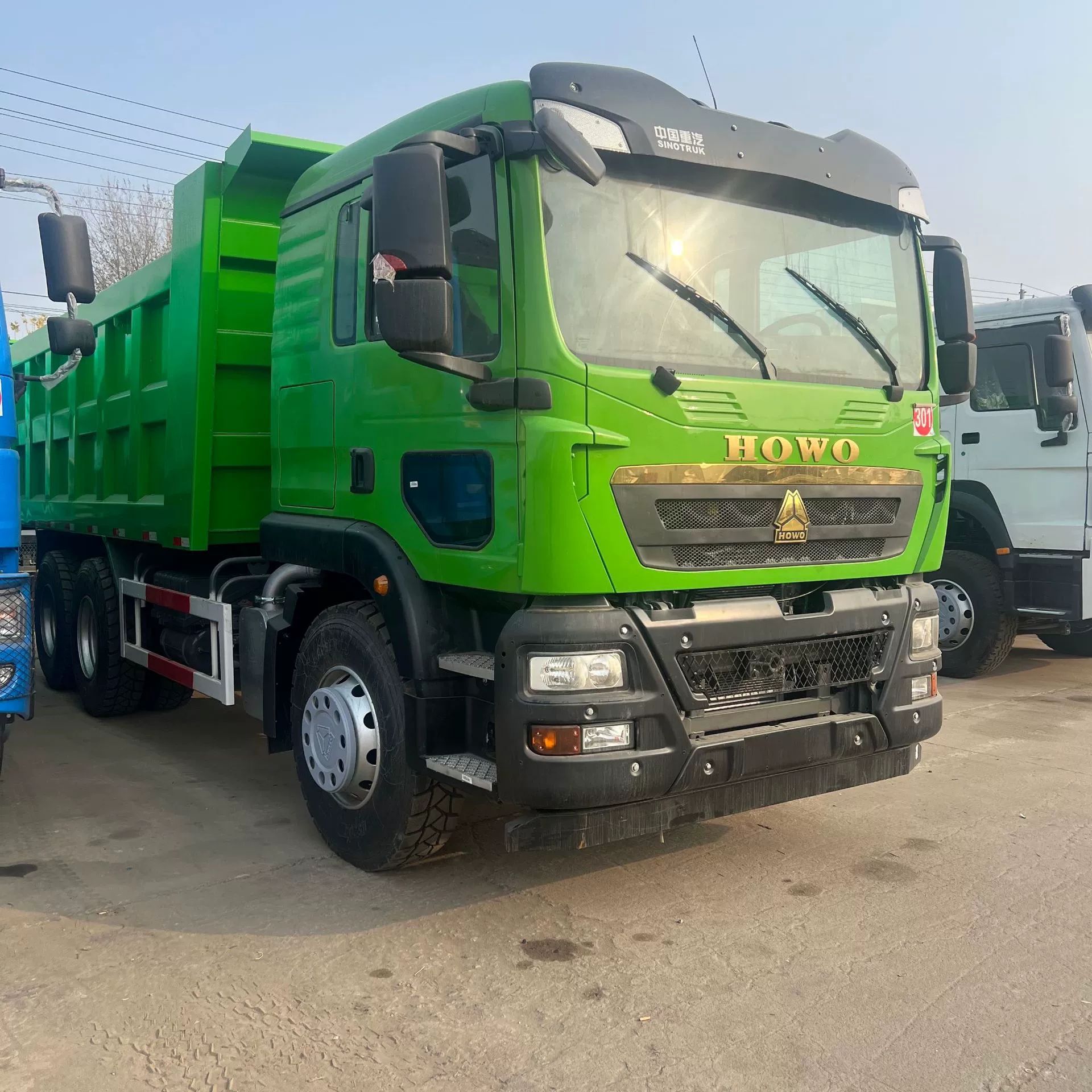 豪沃自卸车 后八轮渣土车厢货车 371马力出口贸易自卸车跨境