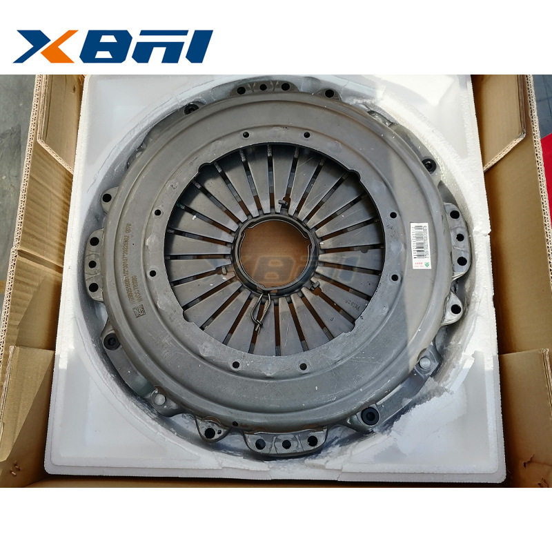 WG9925160611 重汽汕德卡C7H C9H 豪沃TX7配件离合器压盘总成