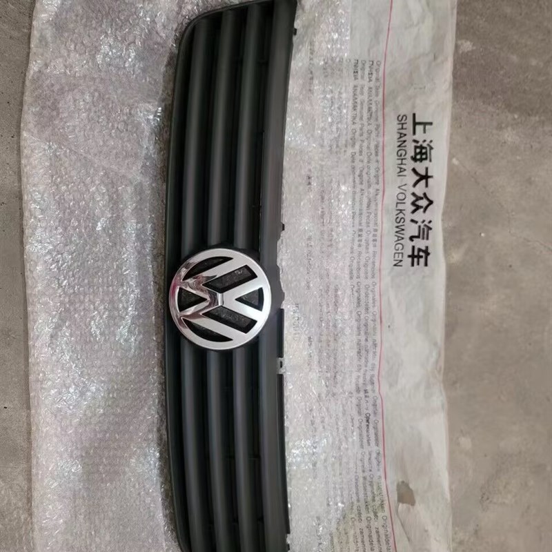 适用于帕萨特B5中网不带亮条低配中网