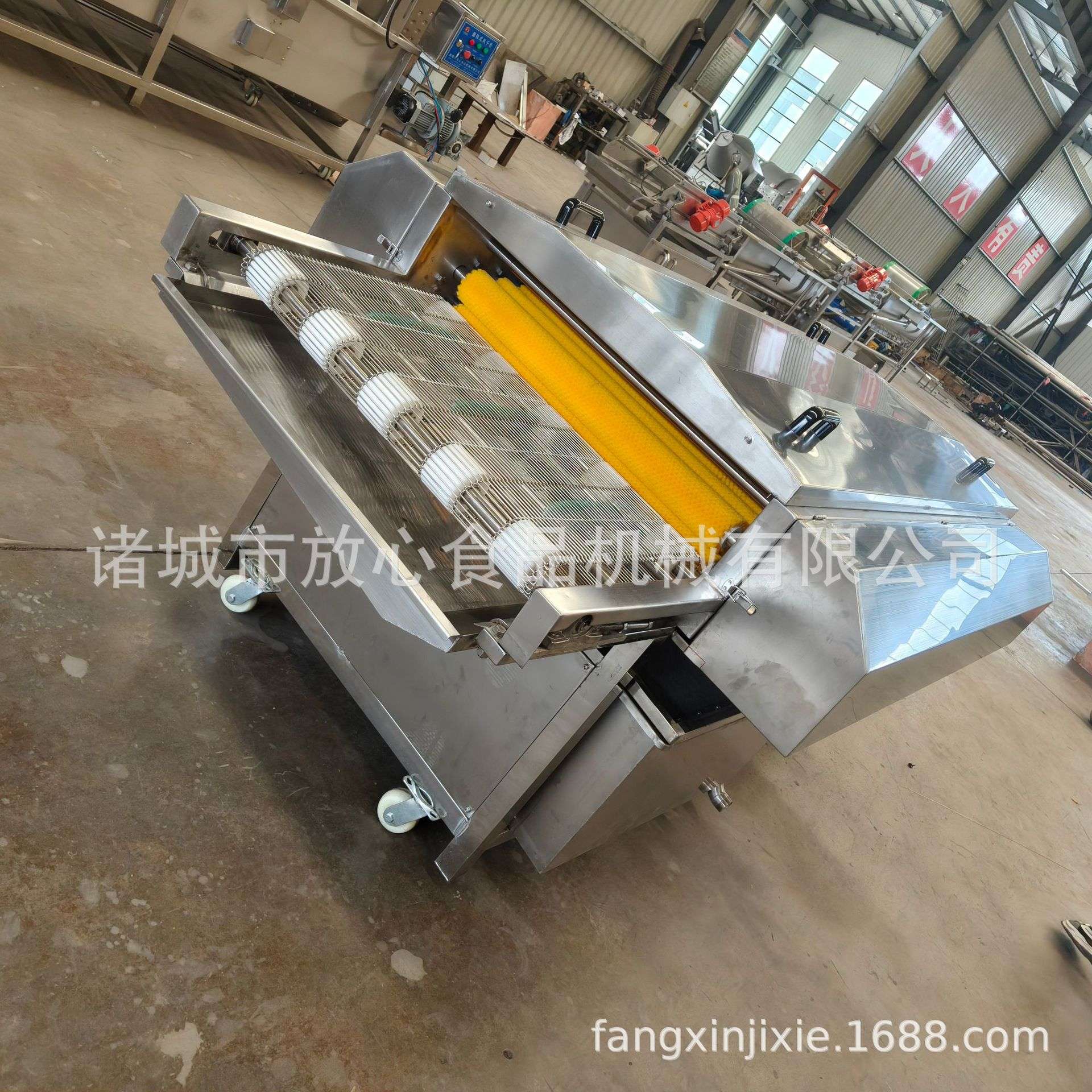 粽叶清洗机糯米粽子加工设备荷叶粽叶芦苇叶小型平行毛辊清洗机