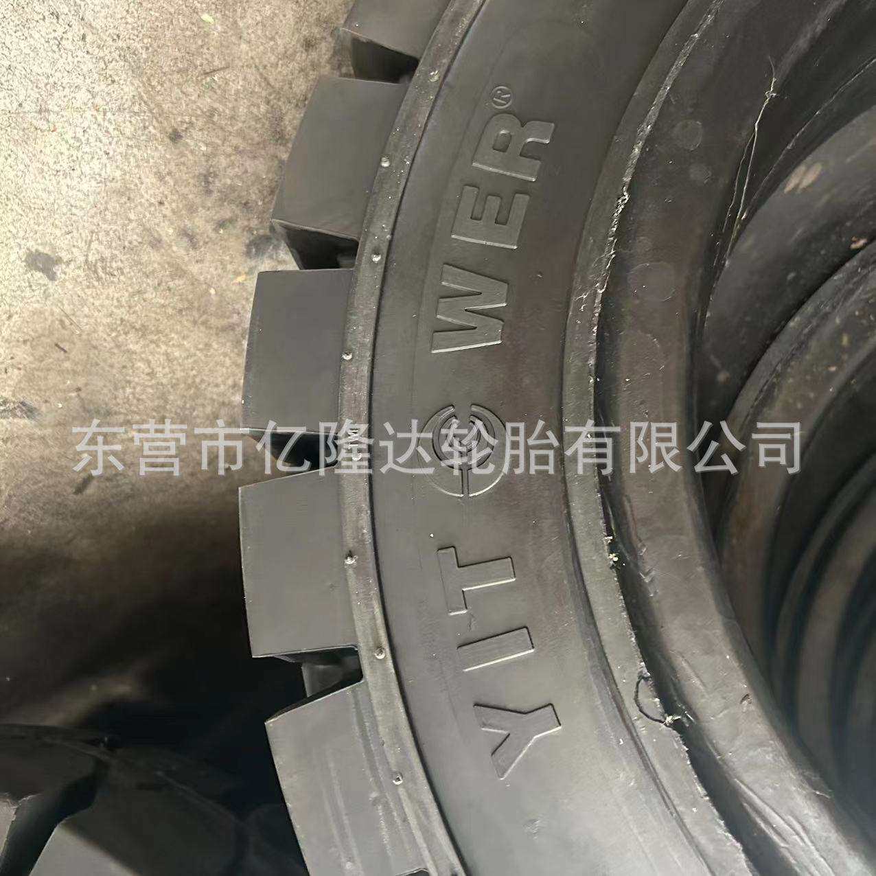 六轮四不像自卸农用车四驱车650/700-16随车挖掘机起重机实心轮胎