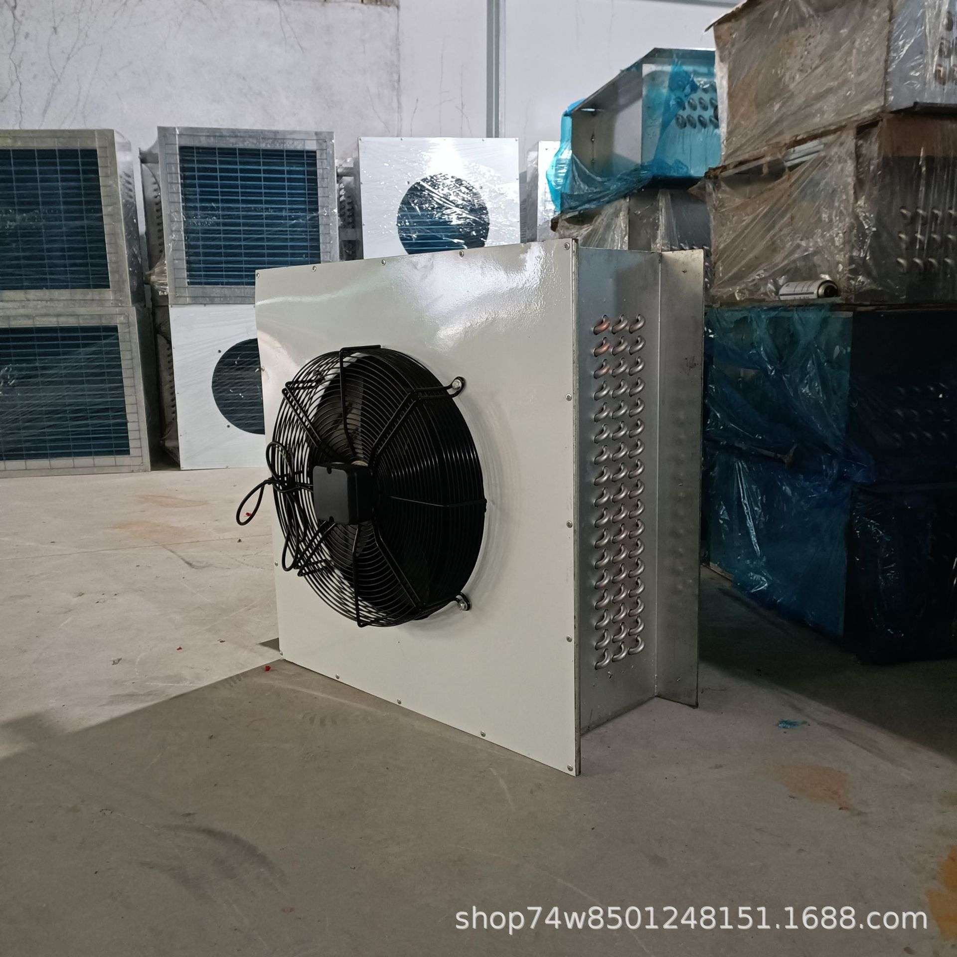 玻璃温室大棚种植养殖冬季加温冷暖风机铜管水温换热器畜牧热风机