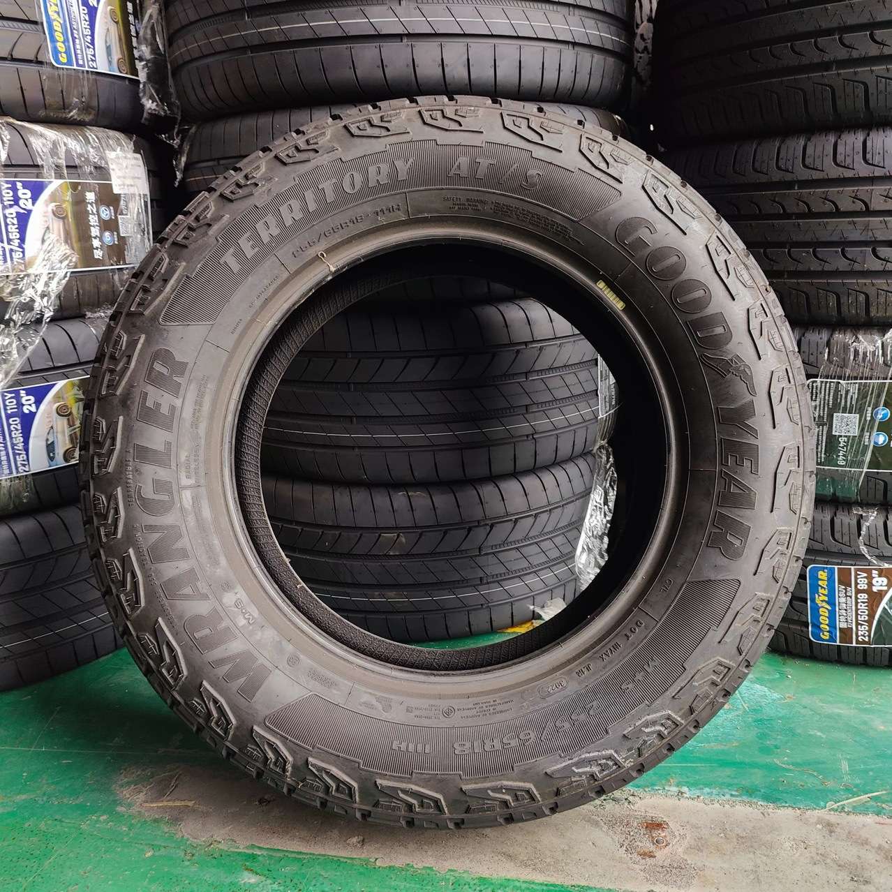 固特异255/65R18  牧马人 TERRITORY AT/S 111H 原配：福特游骑侠