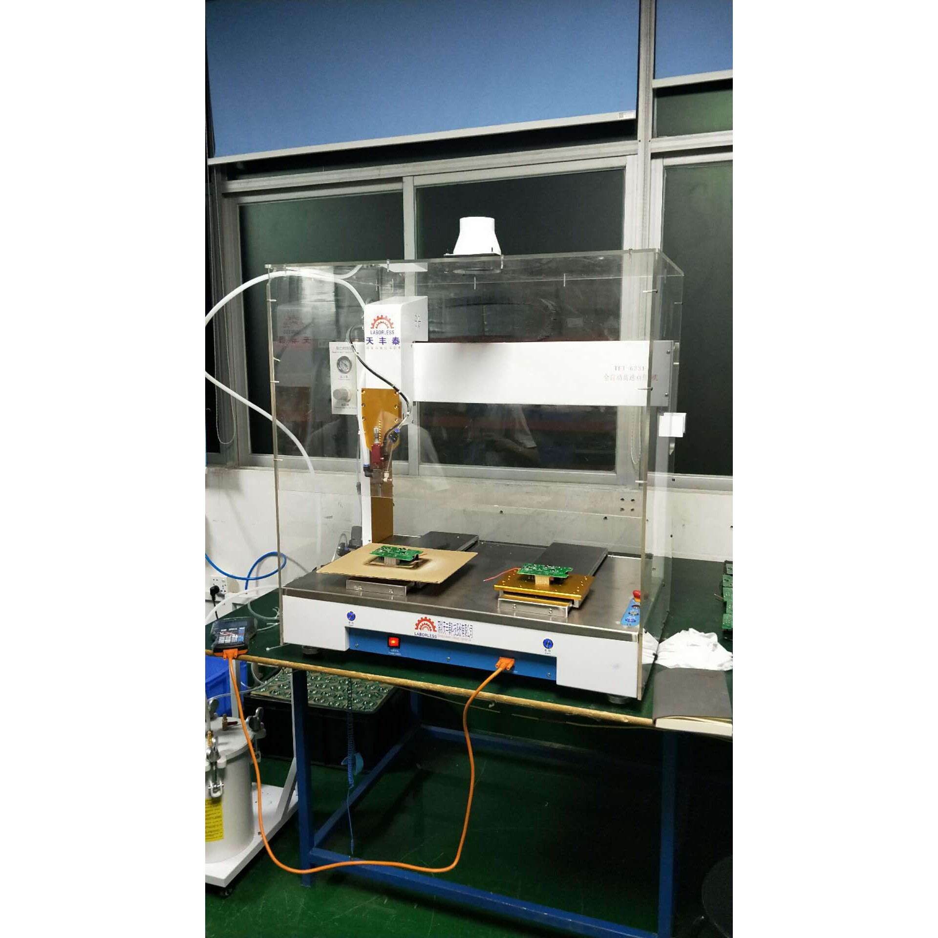 常州厂家全自动喷胶机6331四轴点胶机PCB板喷涂机三防漆涂覆机