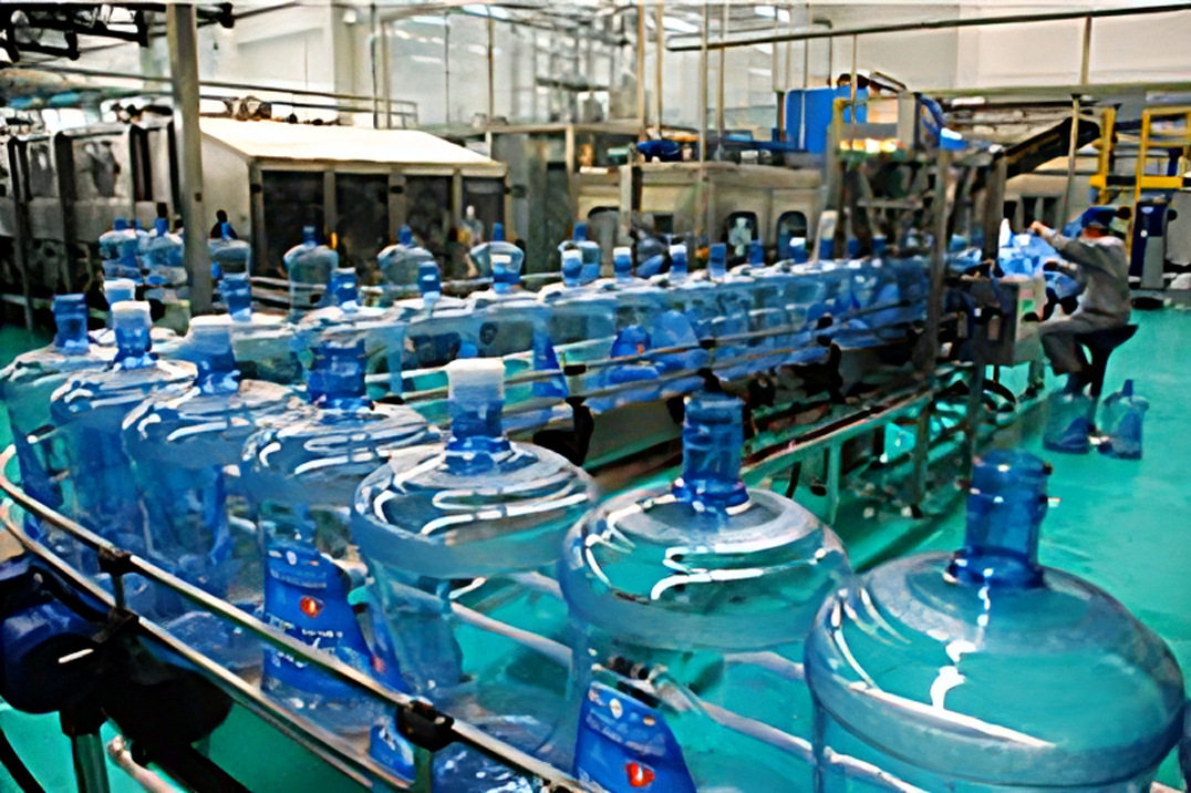 五加仑桶装纯净水设备 纯净水大桶水灌装生产线 桶装水设备生产线
