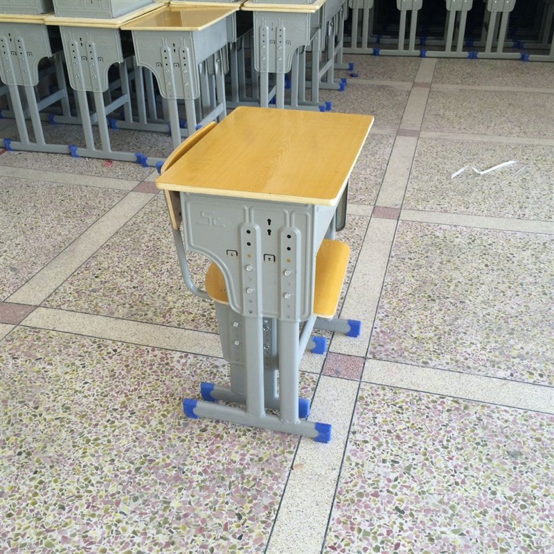 单人双柱升降学生课桌椅可升降学校学习桌椅工厂直销