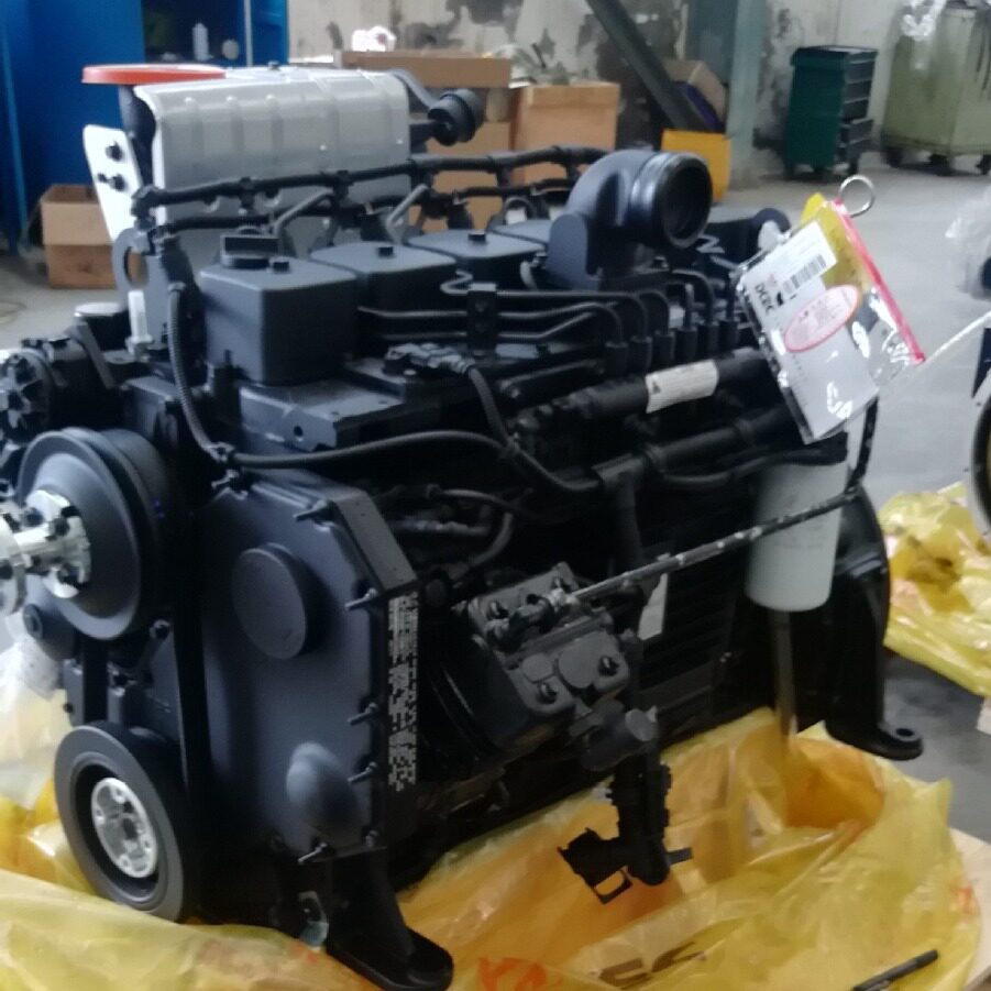 康明斯164KW/2200转工业发动机