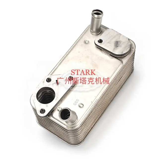 4M50发动机冷却器ME226761、ME226760、ME230210发动机油冷却器 - 实物图
