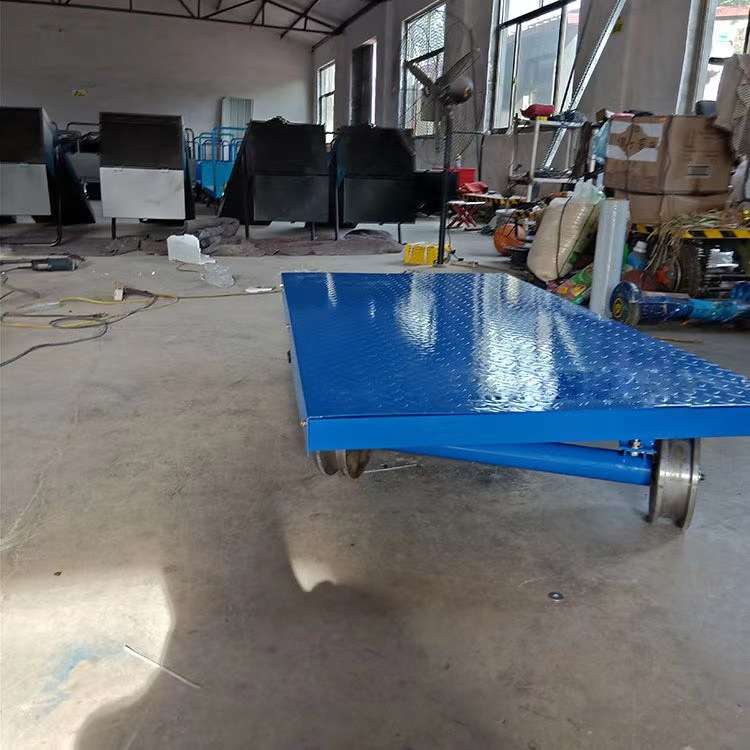 温室大棚工厂用电动遥控轨道平板车简易载货 小型电动运输车